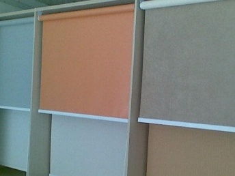 真武廟布藝窗簾定做與黎明辦公卷簾加工廠(chǎng)家 北京工裝裝修中的布藝窗簾選擇